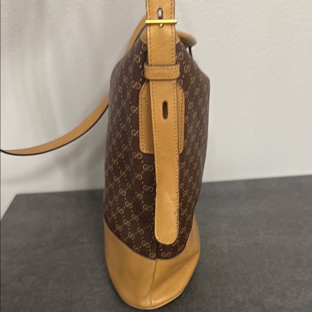 Vintage Gucci Brown and Tan Monogram Shoulder Bag - Picture 6 of 16